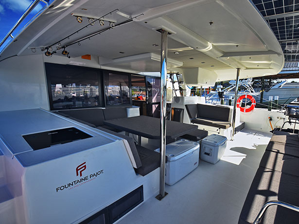 Abaco Charter Yacht Rental - Katrina - Aft Lounge