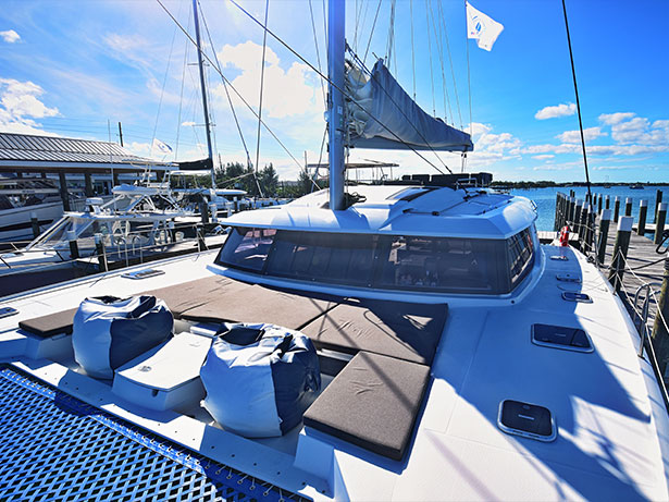 Abaco Charter Yacht Rental - Katrina - Fore Lounge Seating