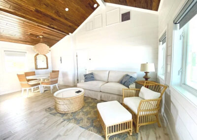 Harbour View Marina Accomodations - Living Room