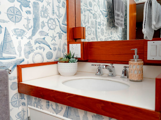 Sea Suite Burger Motor Yacht Bathroom Sink - Abaco Yacht & Charter Services