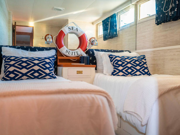 Sea Suite Burger Motor Yacht Bedroom - Abaco Yacht & Charter Services