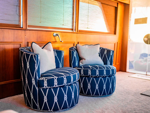 Sea Suite Burger Motor Yacht Outdoor seating - Abaco Yacht & Charter Services